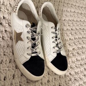 Vintage Havana White Leather Sneakers with Black Toe & Gold Star